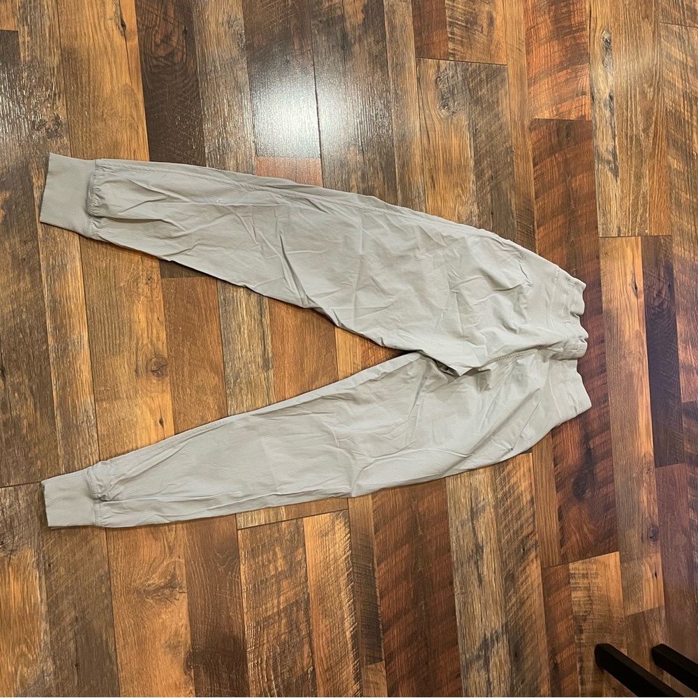 Women's Gray Lululemon Jogger Pants - Picture 2 of 3